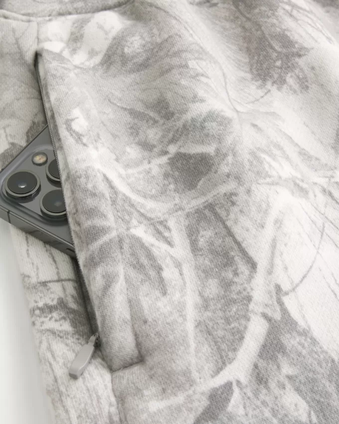 Mid-Thigh Camo Loose Fleece Shorts,Mid-Thigh Camo Loose Fleece Shorts