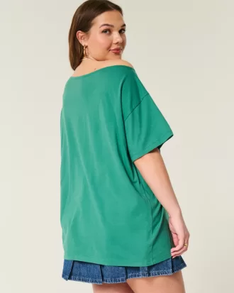 Oversized Off-the-Shoulder Chicago Graphic Tee,Oversized Off-the-Shoulder Chicago Graphic Tee Oversized Off-the-Shoulder Chicago Graphic Tee,Oversized Off-the-Shoulder Chicago Graphic Tee